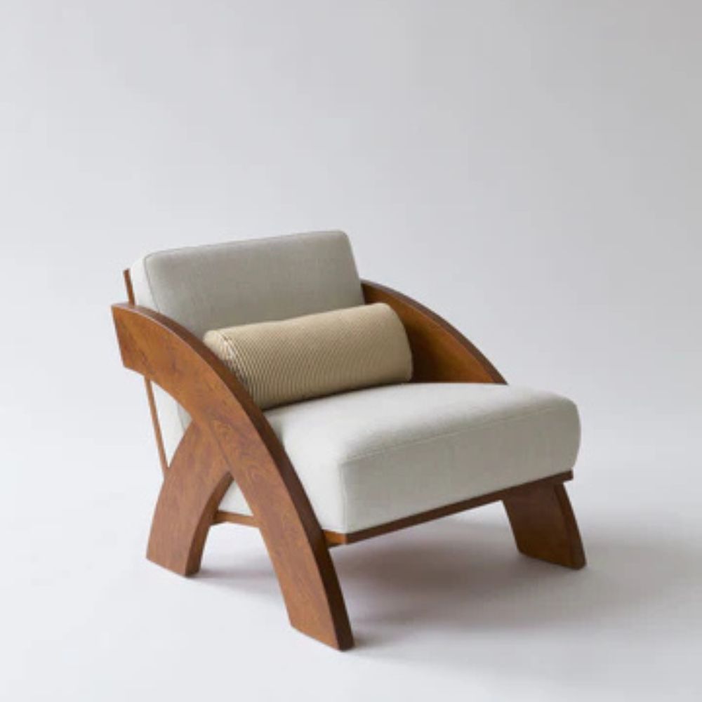 3-304.jpg Lounge Chair - Image 1