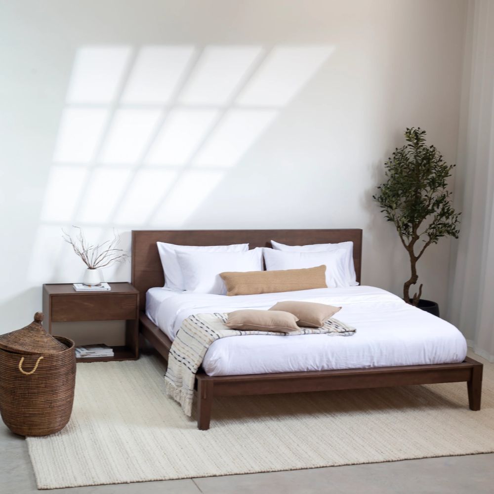 3-32.jpg Kohana Rajasthani Eoinery Dark Wood Bed - Image 1